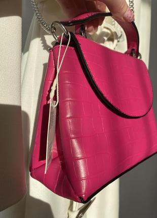 Рожева сумка з ланцюжком2 фото