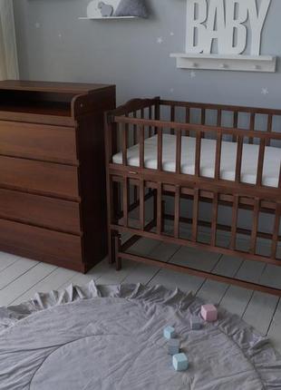 Кровать детская baby comfort малюк с маятником орех6 фото