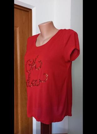 Жіноча червона футболка 46р з пайєтками2 фото