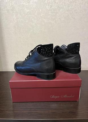 Черевики жіночі