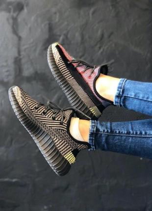 Шикарні жіночі кросівки adidas yeezy boost 350 чорні6 фото