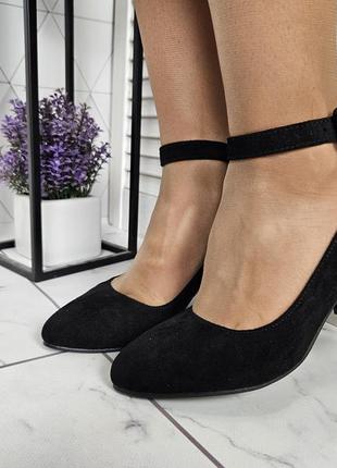 Туфли черные замшевые на низком широком каблуке с ремешком застежкой9 фото