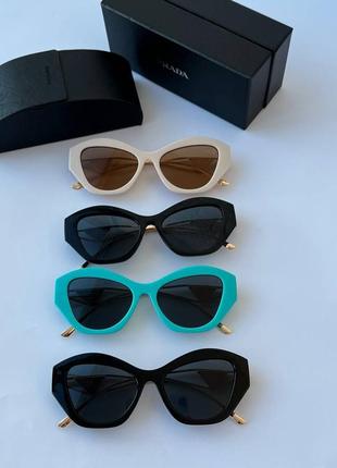 Сонцезахисні окуляри в стилі prada1 фото