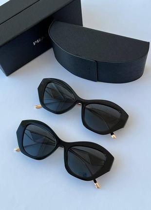 Сонцезахисні окуляри в стилі prada5 фото