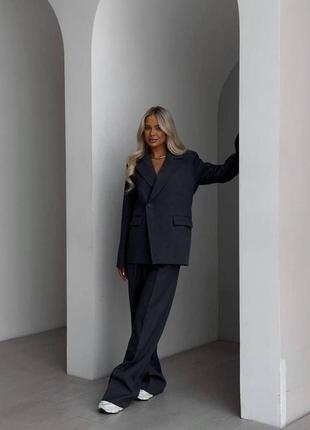 Костюм жіночий однотонний класичний оверсайз піджак на гудзику штани вільного крою на високій посадці якісний базовий графітовий4 фото
