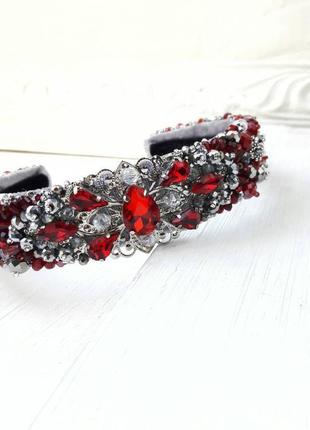 Роскошный красный ободок с кристаллами и стеклянными бусинами в стиле дольче габбана5 фото