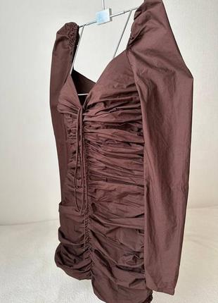 Сукня zara облягаюча бавовна з драпіруванням та пишними рукавами коричневого кольору8 фото