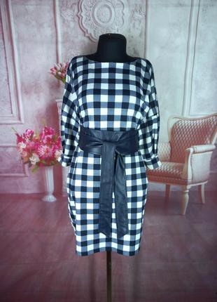 Стильное платье с карманами