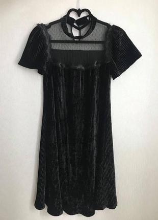 Велюровое черное платье с прозрачными вставками1 фото