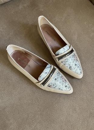 Класичні бежеві лофери від moda in pelle5 фото