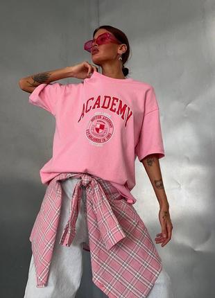 Шовковиста трендова футболка: нова колекція у рожевому кольорі!