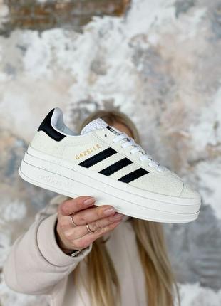 Шикарные женские кроссовки на платформе adidas gazelle bold white белые