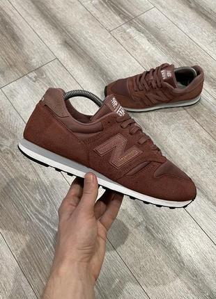 Жіночі замшеві кросівки new balance 373 40.5 р.