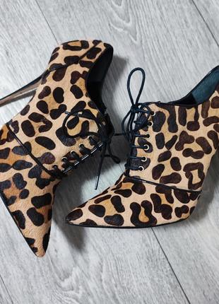 Шкіряні туфлі в леопардовий принт з ворсом 40р.
