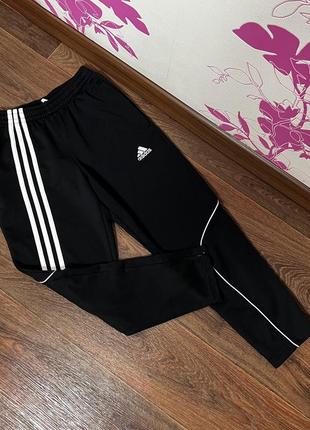 Спортивные штаны adidas