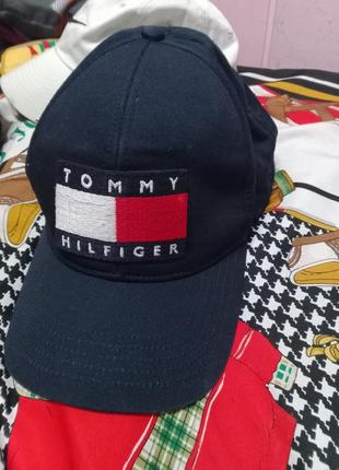 Бейсболка tommy hilfiger.