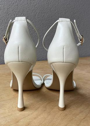 Босоніжки raye