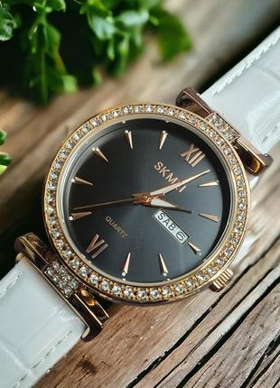 Женские наручные кварцевые часы skmei 2090rgwt с белым ремешком