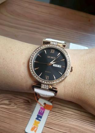 Женские наручные кварцевые часы skmei 2090rgwt с белым ремешком7 фото