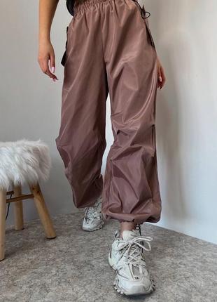 Трендові жіночі штани карго плащівка вільного крою стильні якісні3 фото