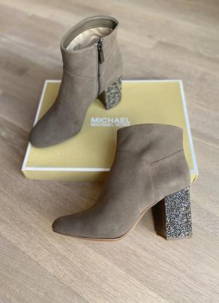 Michael kors ботинки, сапоги на каблуке, с камнями. 39,5. майкл корс1 фото