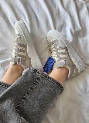 Замшеві кросівки adidas forum low beige grey8 фото