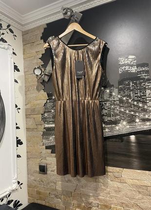Платье с гофрованой ткани золотисто-серебряного цвета италия1 фото