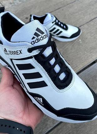 Мужские кожаные белые кроссовки adidas