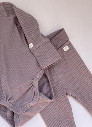 Набір із боді і штанів у смужку для дівчинки.1 фото