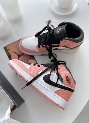 Кросівки nike jordan  1 retro high patent pink quartz  кроссовки