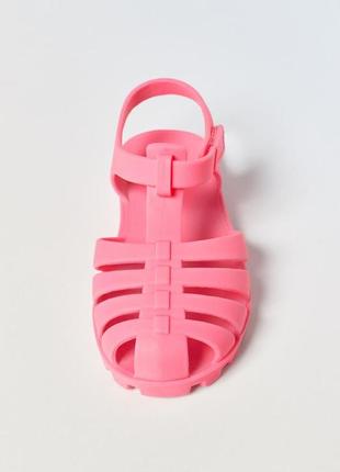 Рожеві гумові сандалі на дівчинку zara new3 фото