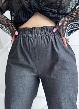 Стильні брюки мом жіночі10 фото