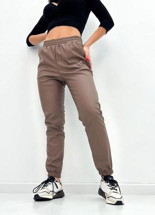 🔥мегакомфортні штани-джогери з екошкіри1 фото