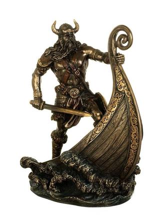 Статуетка декоративна скандинавський воїн 23х19х13 см veronese al84480