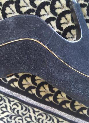 Шикарные  женские замшевые туфли с металлической отделкой5 фото
