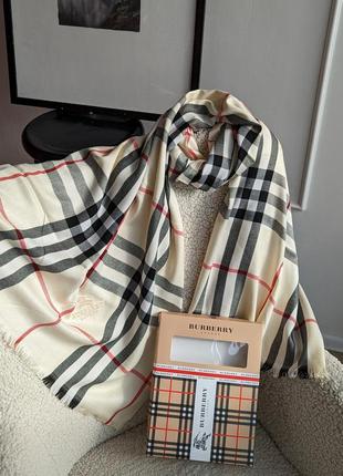 Палантин шарф, хустка burberry женський шарф барбері молочний