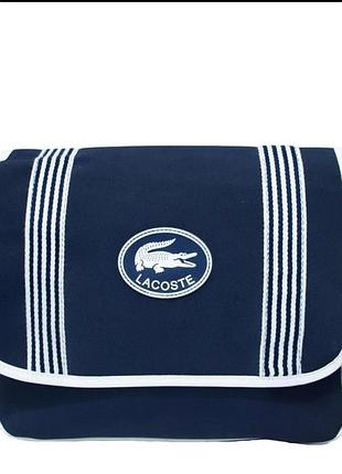 Новая спортивная сумка на плечо с модным логотипом.