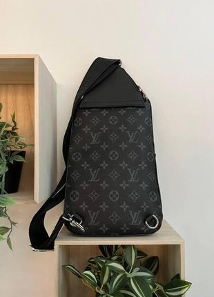 Мужская сумка слинг луи витон нагрудная туристическая louis vuitton кожаная через плечо деловая сумка черная6 фото