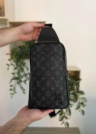 Мужская сумка слинг луи витон нагрудная туристическая louis vuitton кожаная через плечо деловая сумка черная2 фото