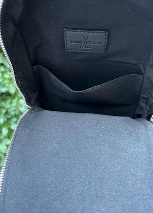 Мужская сумка слинг луи витон нагрудная туристическая louis vuitton кожаная через плечо деловая сумка черная7 фото