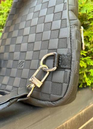 Мужская сумка слинг луи витон нагрудная туристическая louis vuitton кожаная через плечо деловая сумка черная8 фото