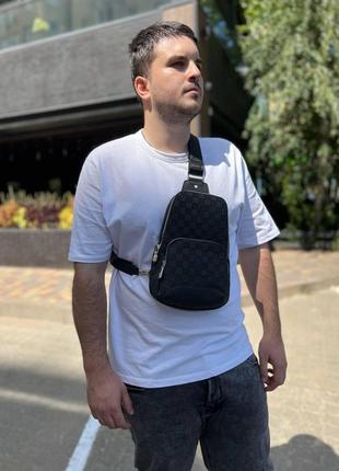 Мужская сумка слинг луи витон нагрудная туристическая louis vuitton кожаная через плечо деловая сумка черная4 фото