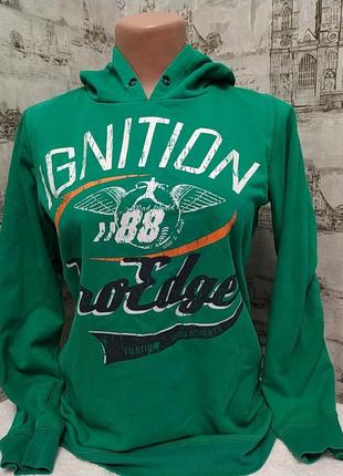 Зеленая  кофта с капишеном