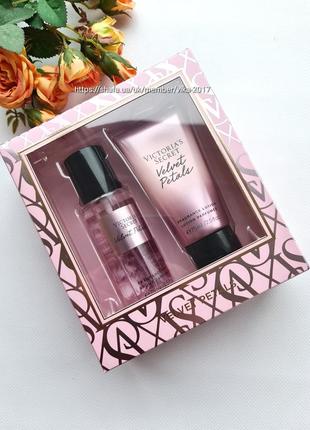 Набір косметики velvet petals victoria´s secret1 фото