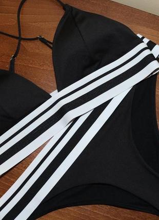 Стильный черный купальник бикини с широкими резинками в полоску (размер л-хл)5 фото