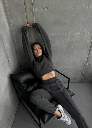 Сірий графіт жіночий спортивний костюм прогулянковий костюм штани вкорочена кофта з імітацією корсету на флісі5 фото