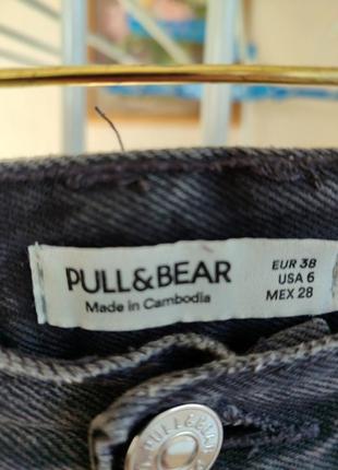 Pull&bear 38 розмір ідеальні мом джинси чорний трохи з потертостями. стан нових несеконд3 фото