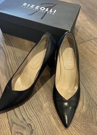 Італійські шкіряні туфлі rizzilli