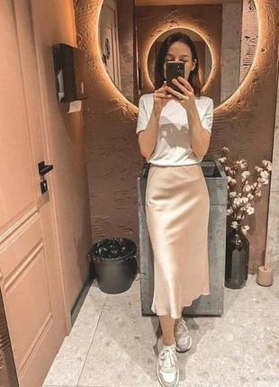 Бежева жіноча шовкова спідниця міді класична довга спідниця атлас базова довга сатинова юбка3 фото