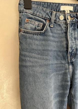 Прямые джинсы с разрезами на коленях р.xs5 фото